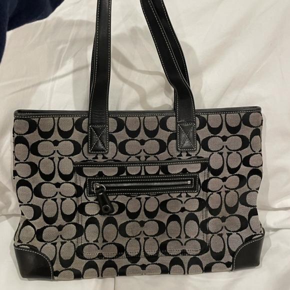 Coach Handbags - Coach tote
